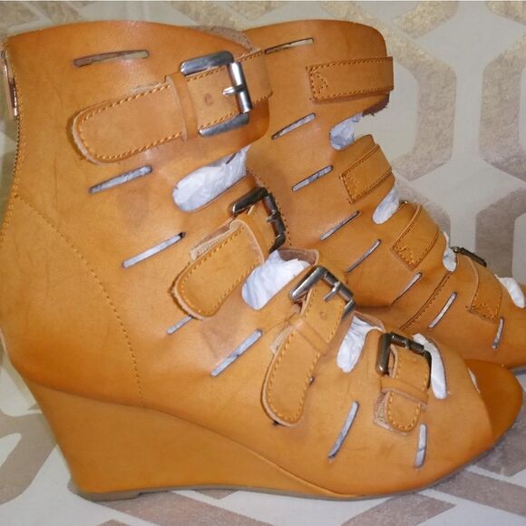 Rue 21 etc! Tan leather strap up wedges, size 7/8M - Picture 4 of 11